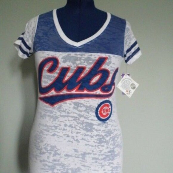 Touch by Alyssa Milano Chicago Cubs G-111 V-Neck T-Shirt - Large - Picture 7 of 9